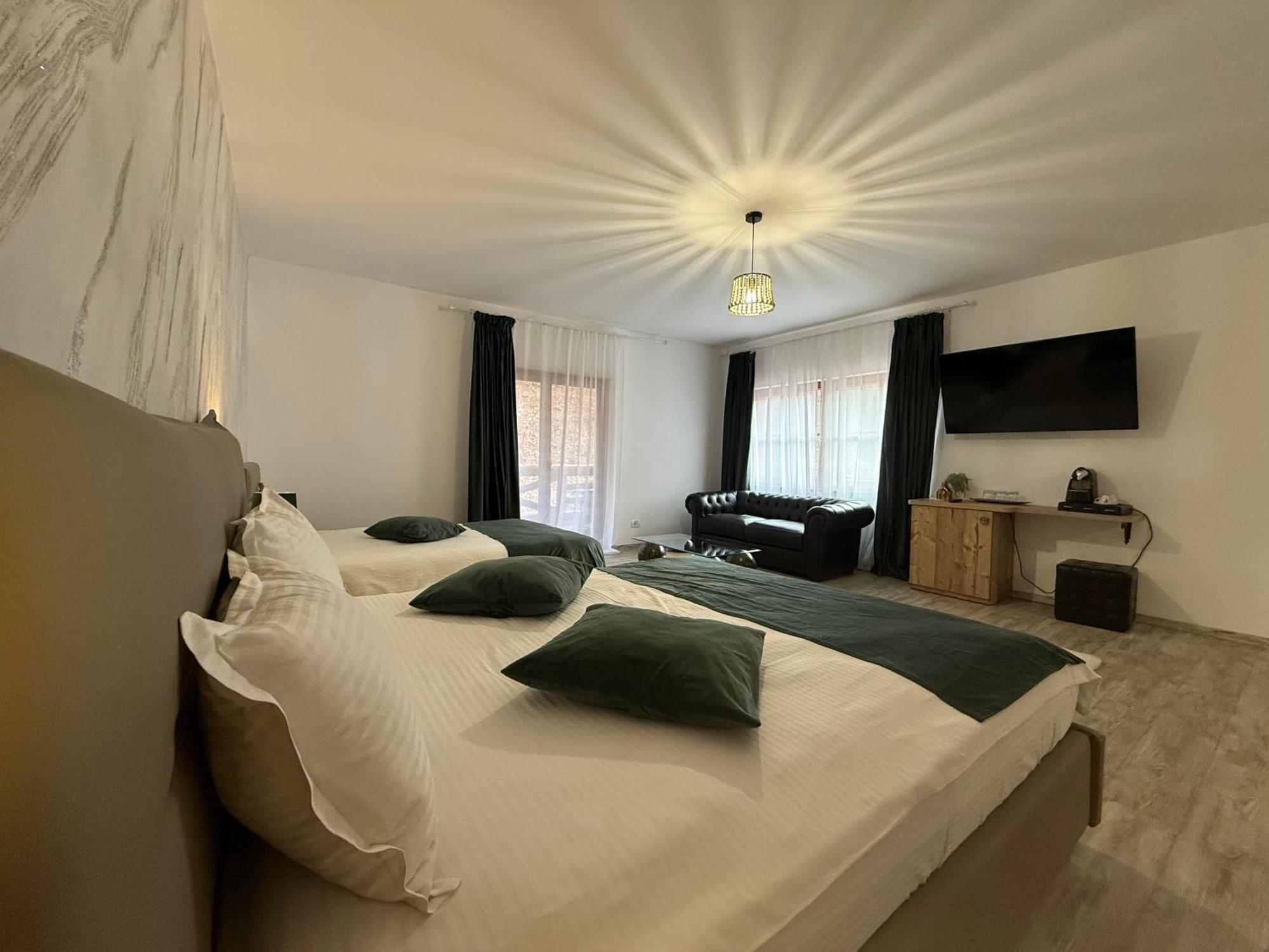 Conacul Radacinilor Hotel Petrosani Bagian luar foto