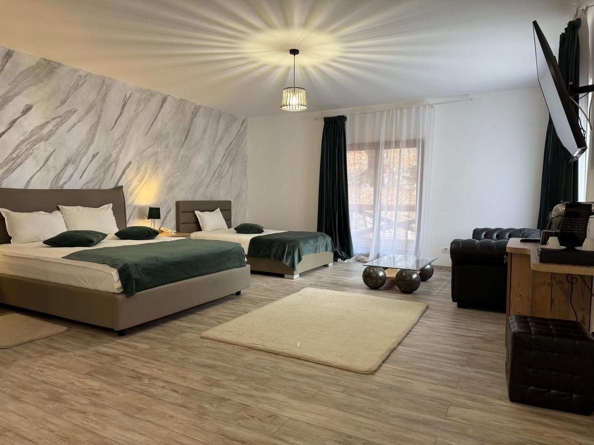 Conacul Radacinilor Hotel Petrosani Bagian luar foto