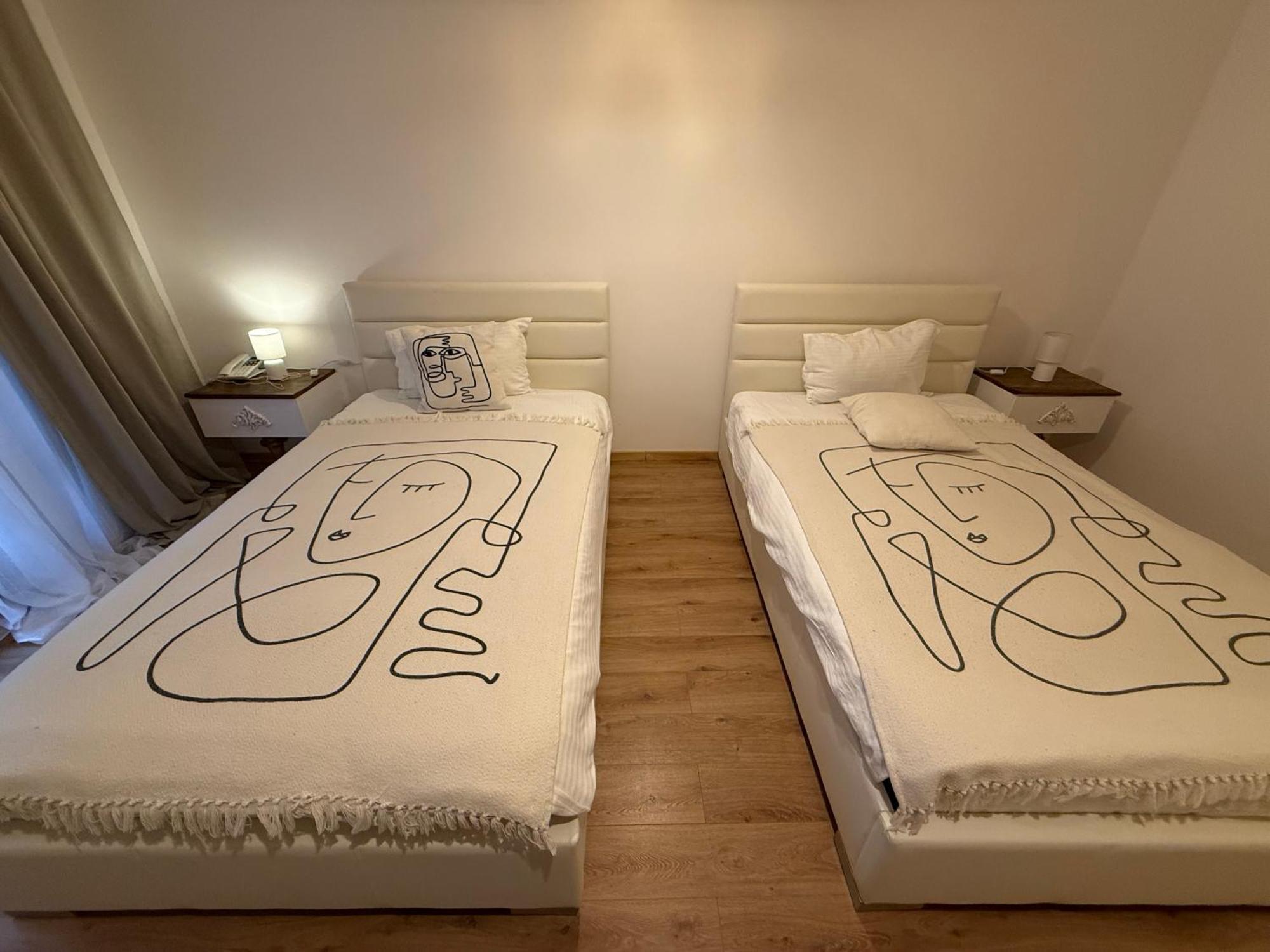 Conacul Radacinilor Hotel Petrosani Bagian luar foto