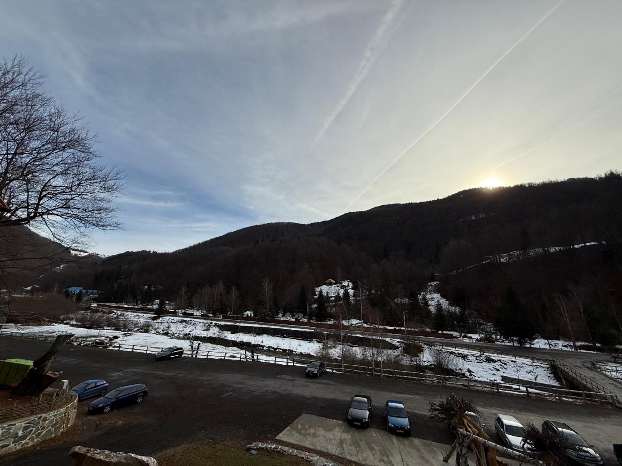 Conacul Radacinilor Hotel Petrosani Bagian luar foto