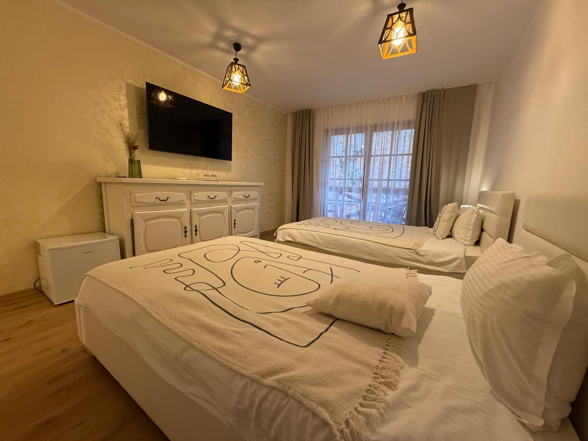 Conacul Radacinilor Hotel Petrosani Bagian luar foto