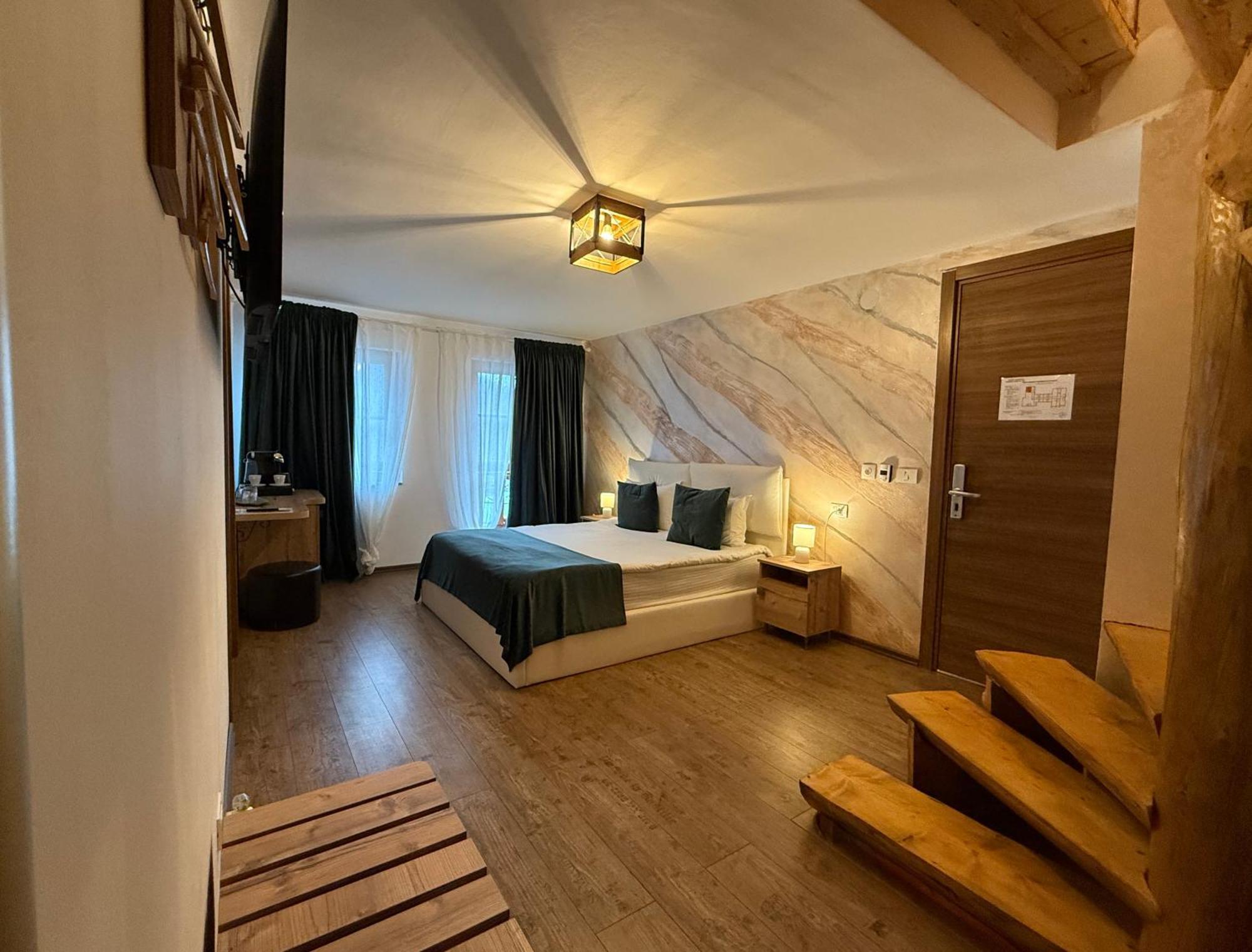 Conacul Radacinilor Hotel Petrosani Bagian luar foto