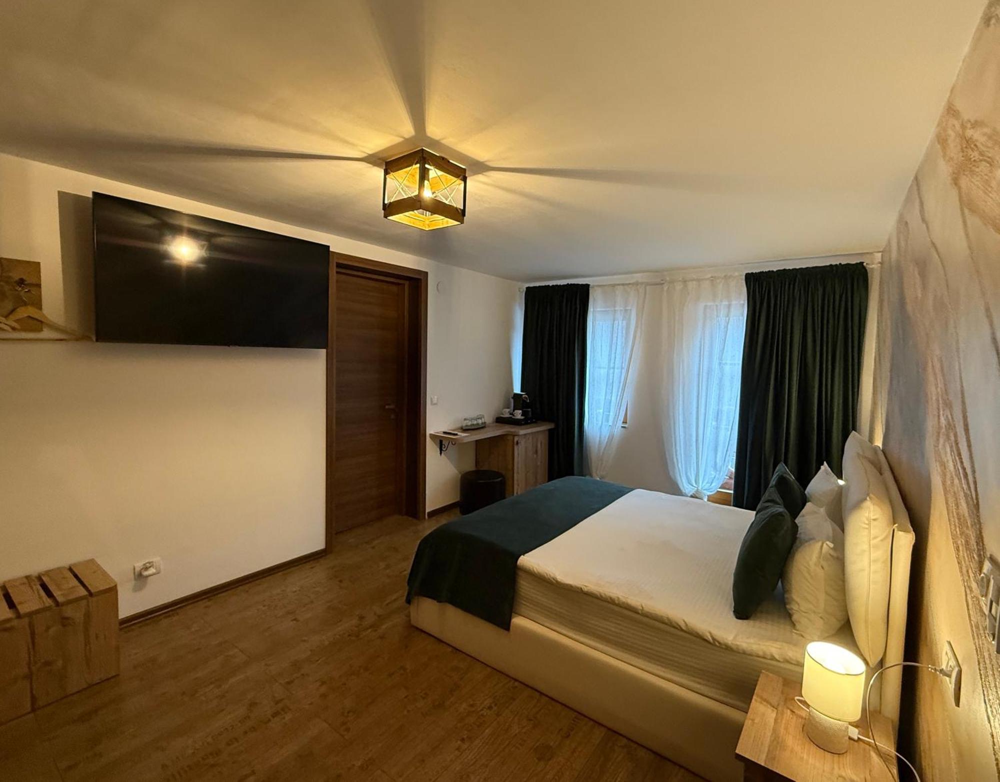 Conacul Radacinilor Hotel Petrosani Bagian luar foto