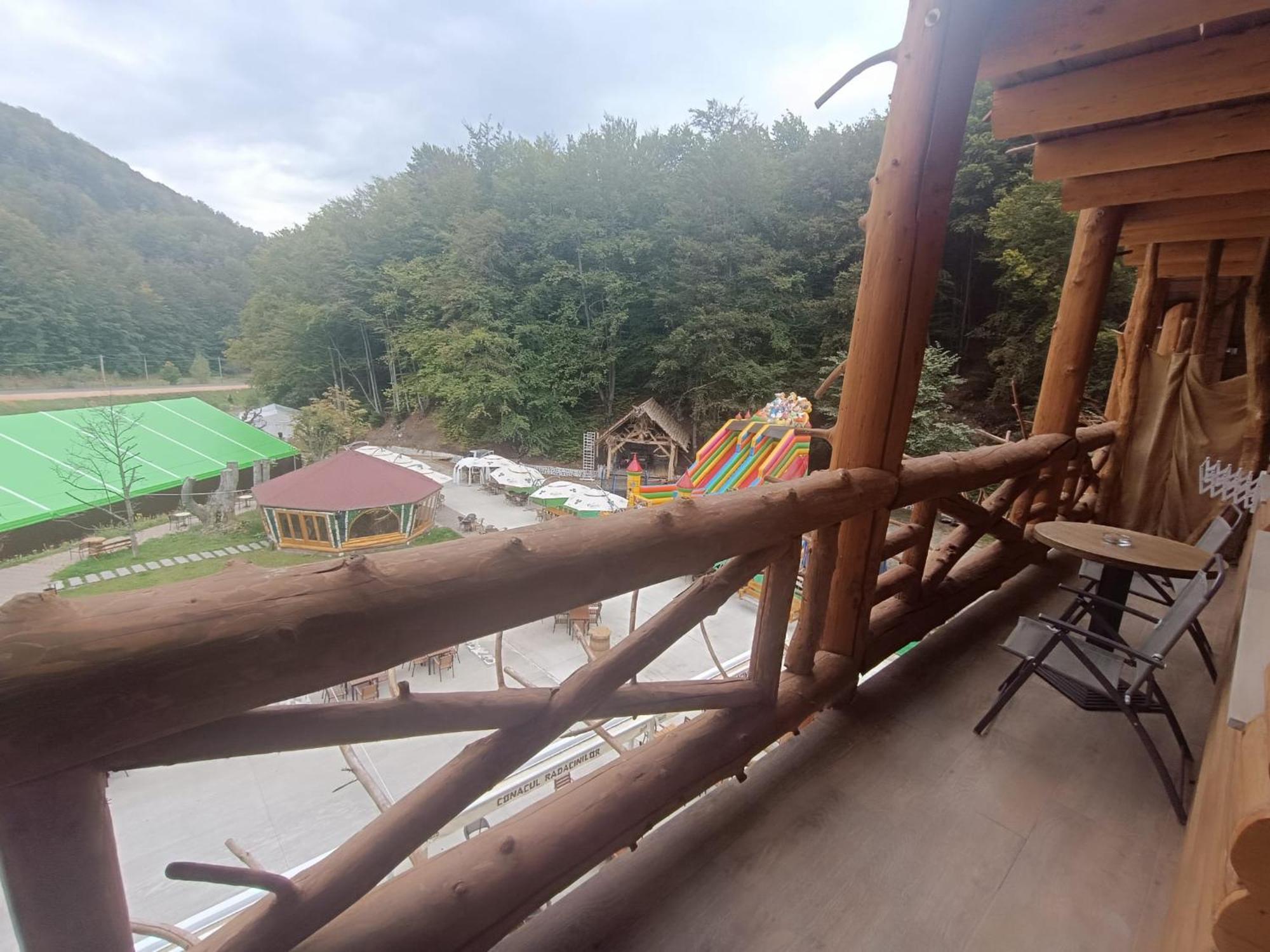 Conacul Radacinilor Hotel Petrosani Bagian luar foto