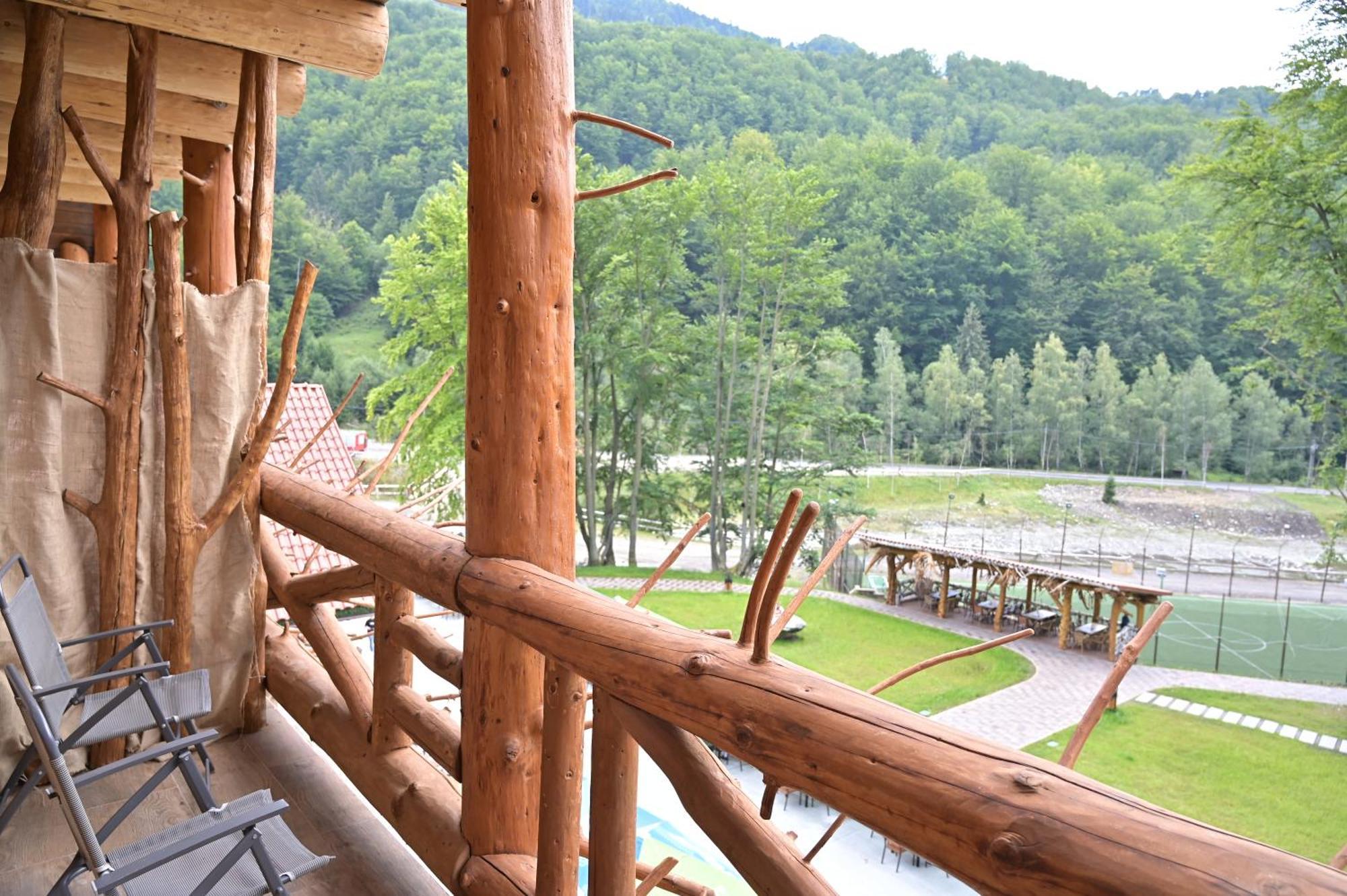 Conacul Radacinilor Hotel Petrosani Bagian luar foto