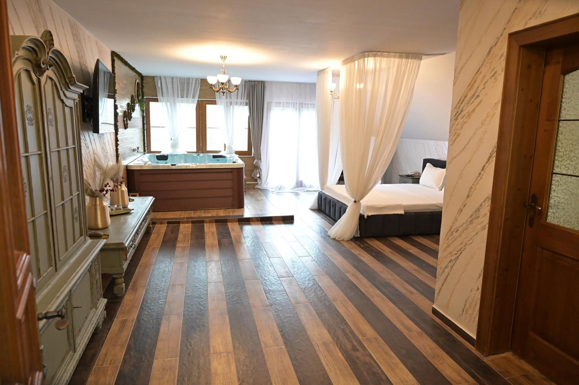 Conacul Radacinilor Hotel Petrosani Bagian luar foto