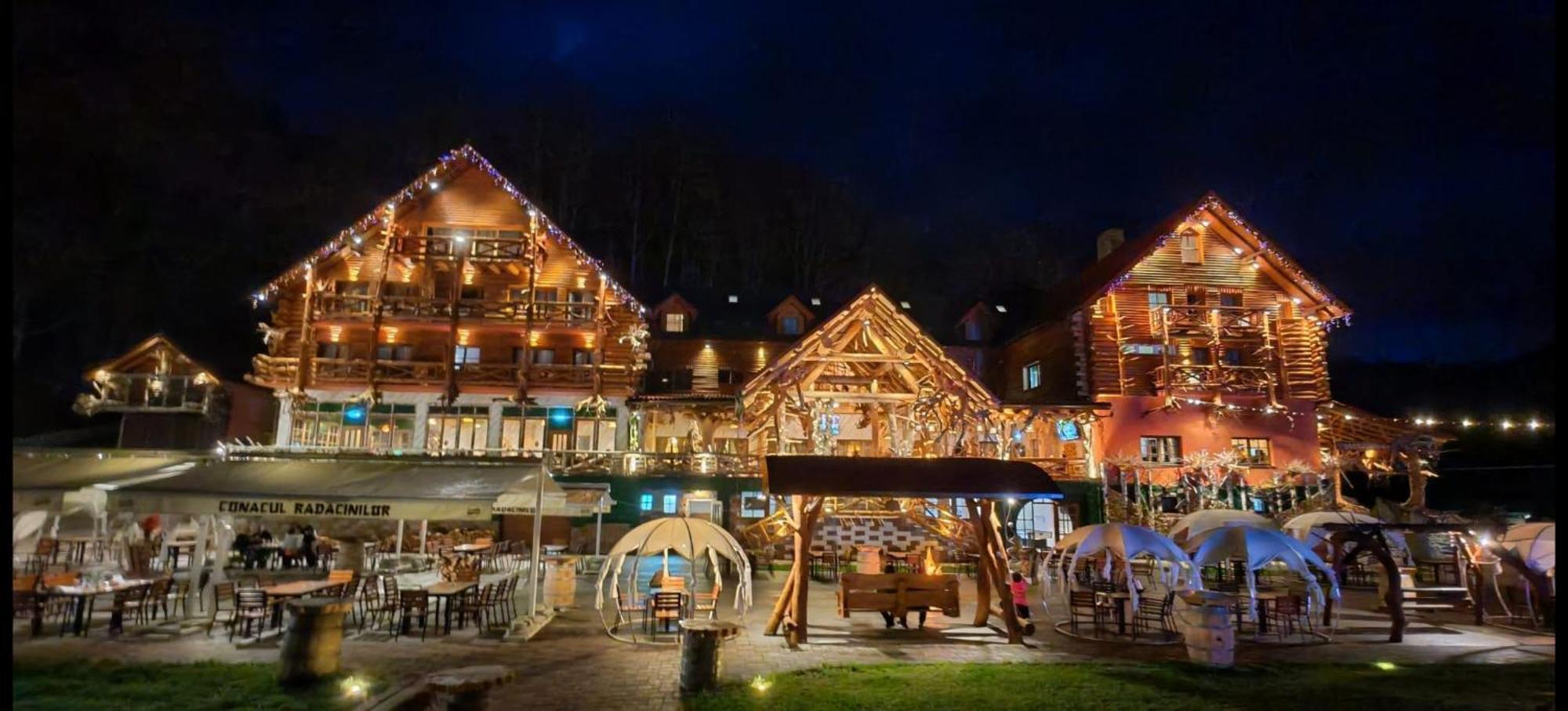 Conacul Radacinilor Hotel Petrosani Bagian luar foto